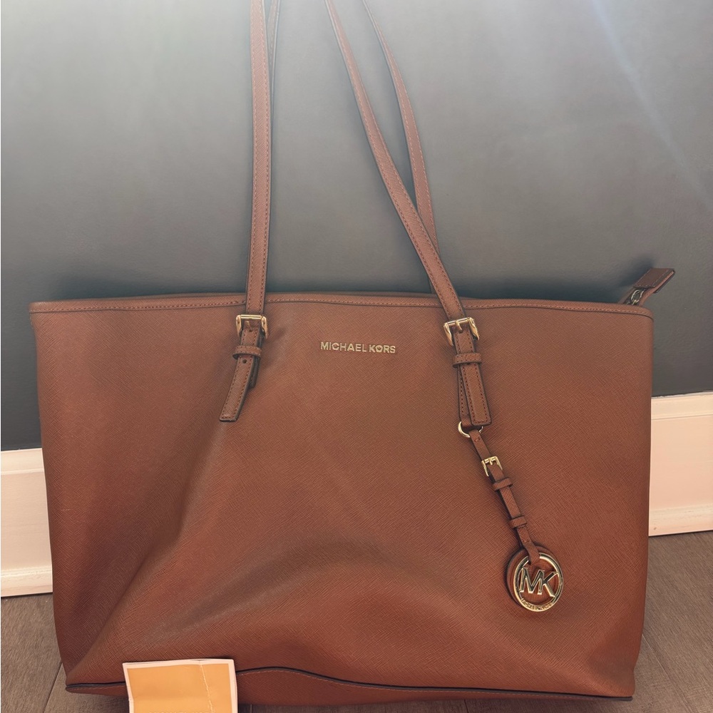 Michael Kors Tan Tote / Laptop Bag - Picture 14 of 15